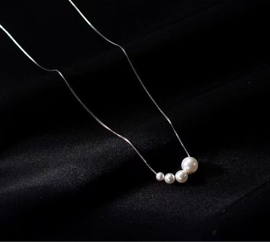 Pearl minimalist design necklace