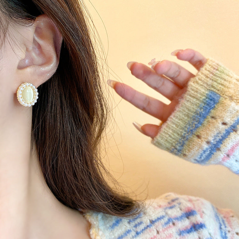 Vintage opal pearl design earrings