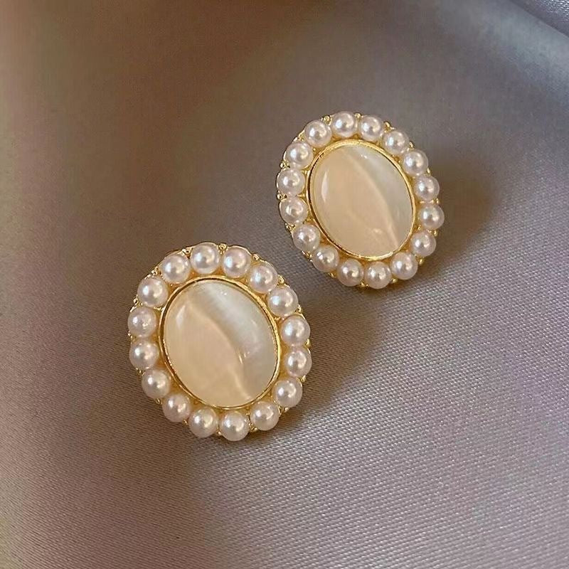Vintage opal pearl design earrings
