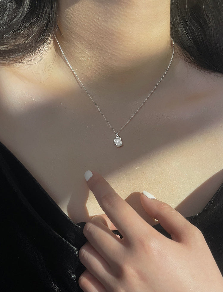 Pea Irregular Pearl Necklace