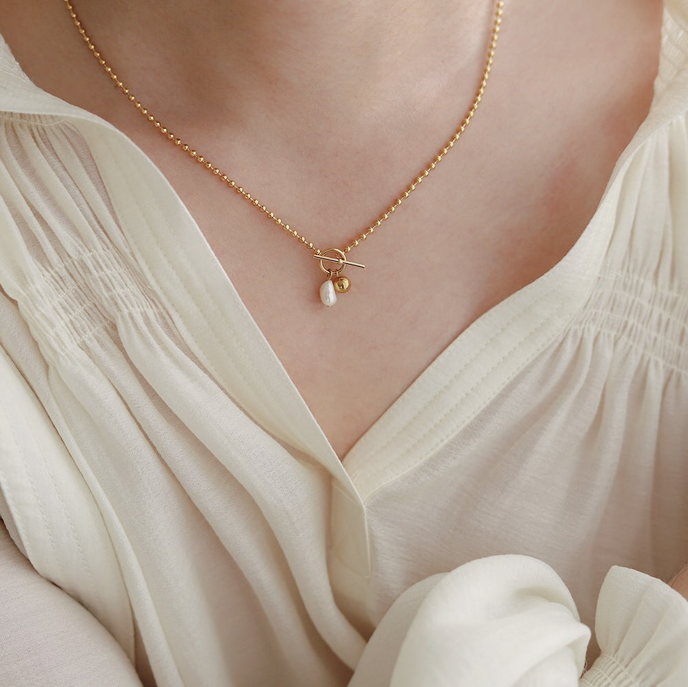 OT buckle design pearl necklace
