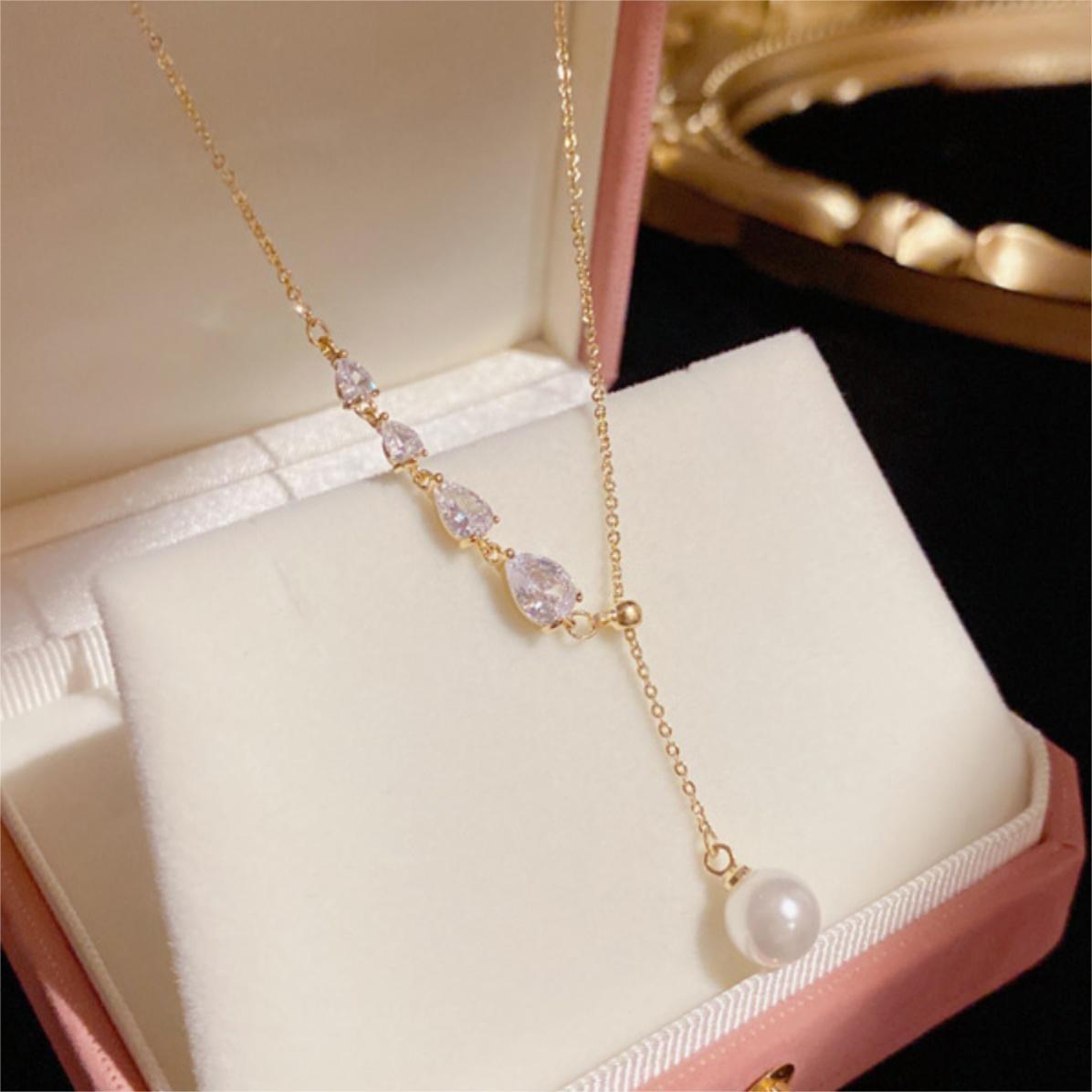 Water drop fringed pearl necklace