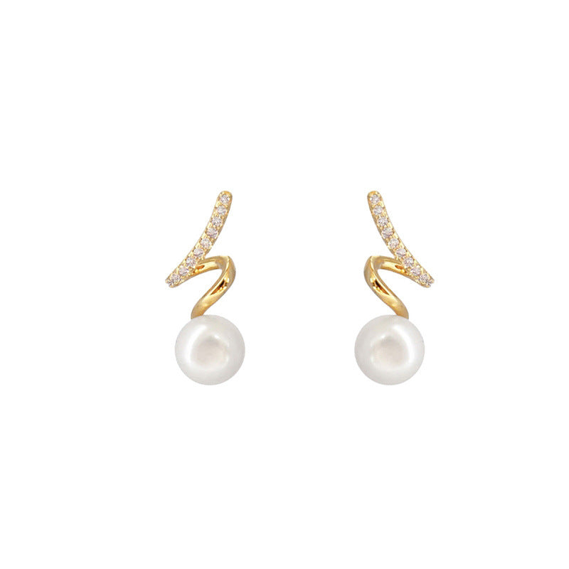 Simple design pearl stud earrings