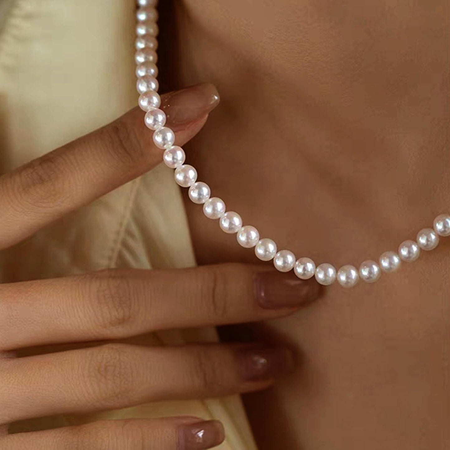 Vintage court style pearl necklace