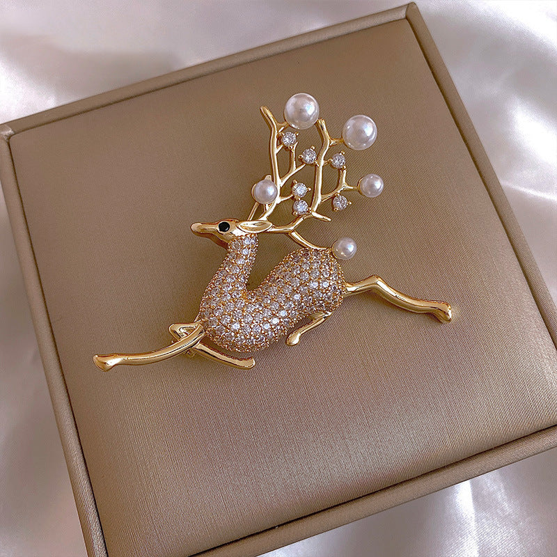 Elk Design Pearl Brooch