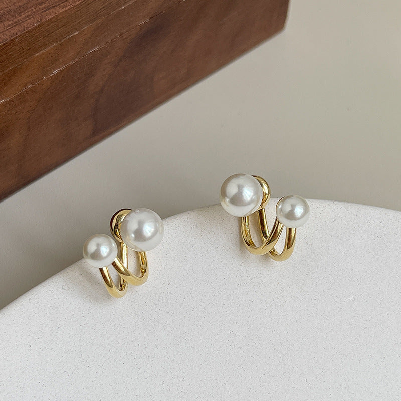 Simple design pearl stud earrings