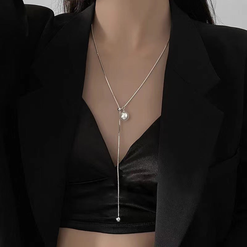 Drawable pearl necklace