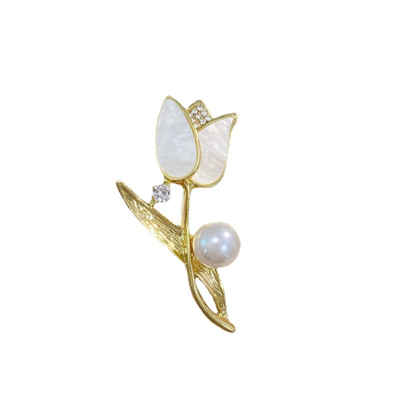 Tulip Design Pearl Brooch