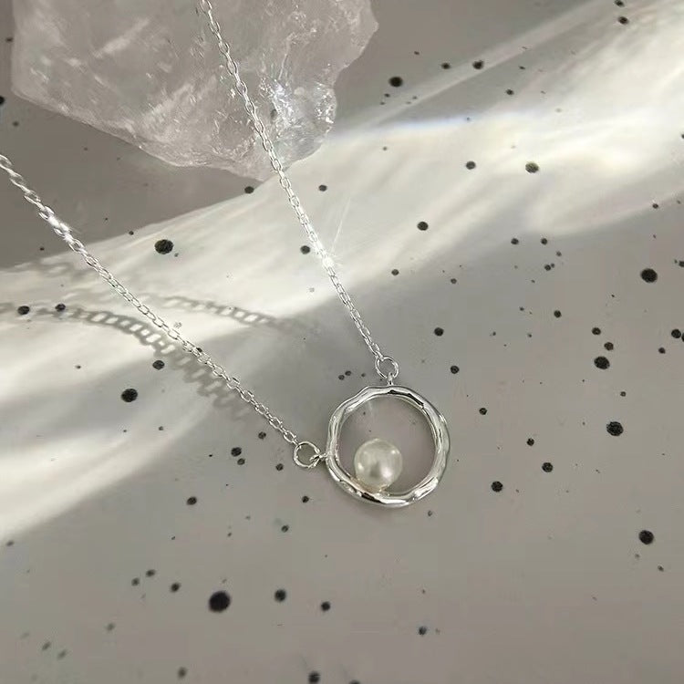 Geometric Wave Circle Pearl Necklace
