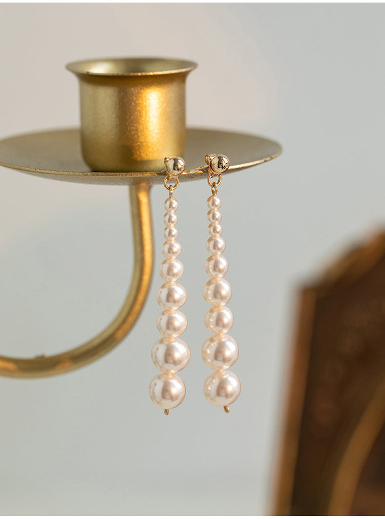 Court design pearl stud earrings