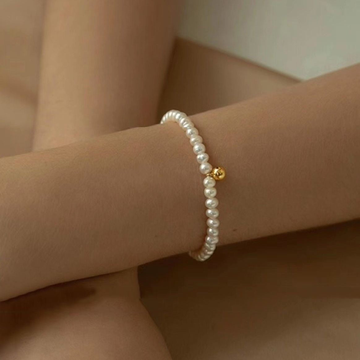Small gold bead pearl bracelet