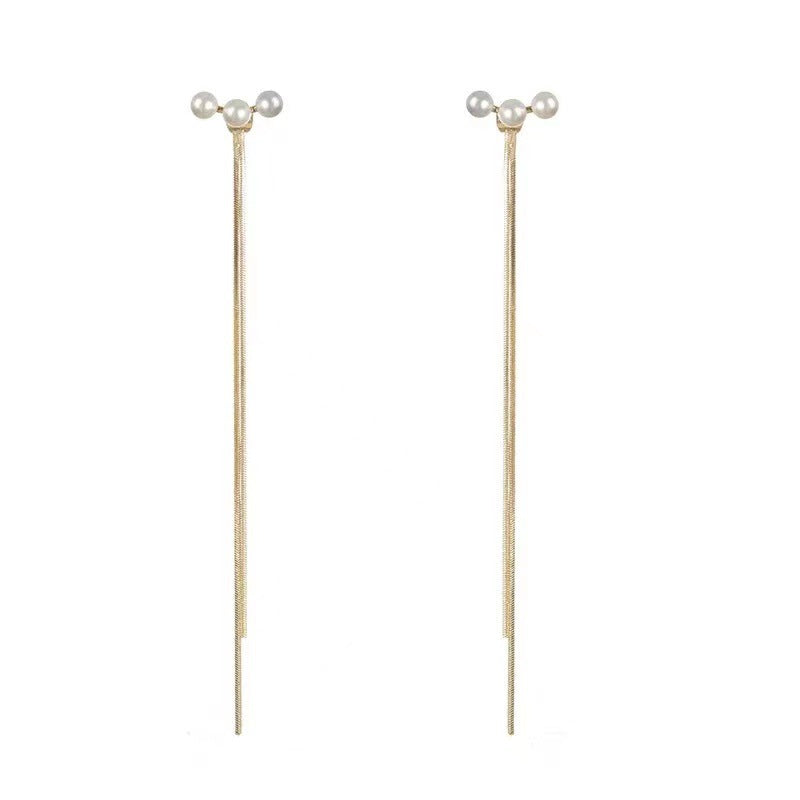 A two-wear fringed pearl earring