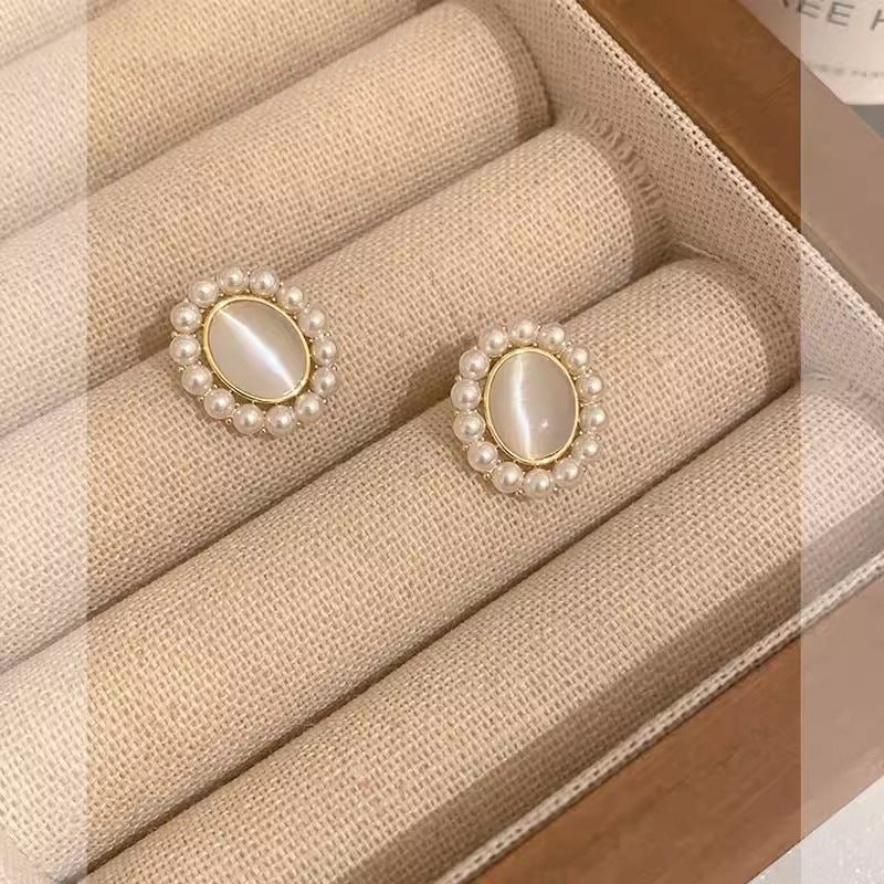 Vintage opal pearl design earrings