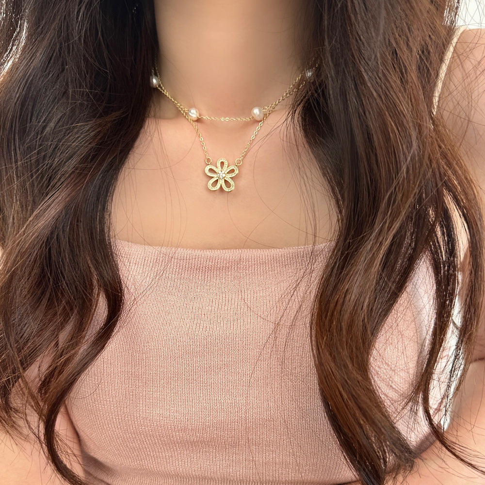 Double Flower Design Pearl Necklace