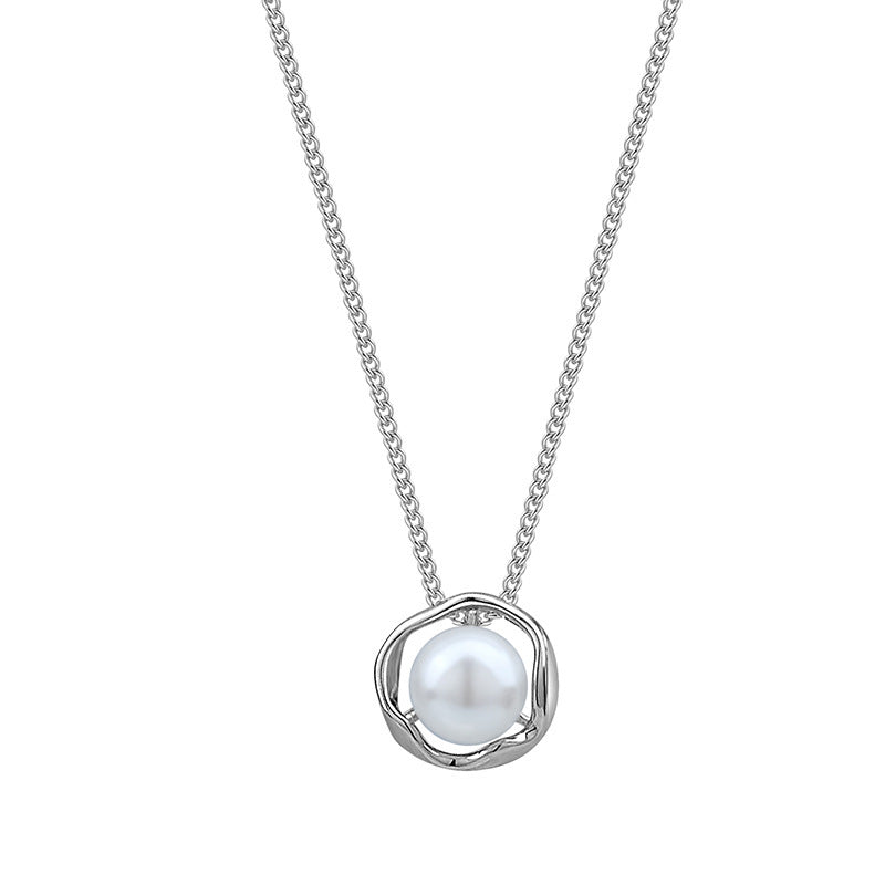 Simple design pearl necklace