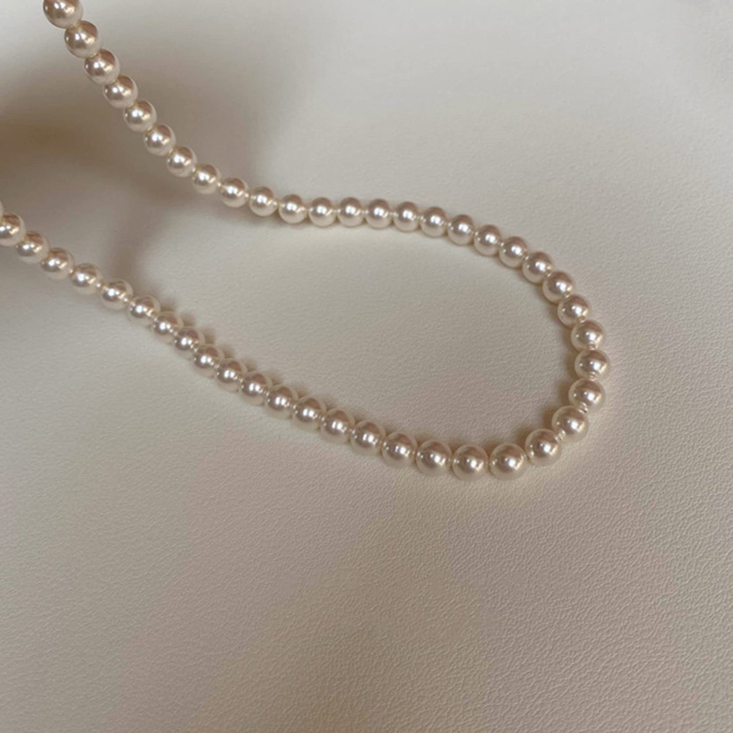 Vintage court style pearl necklace