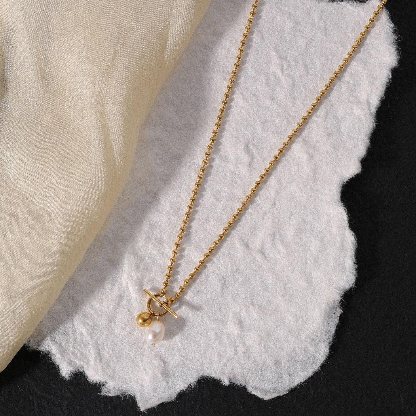 OT buckle design pearl necklace
