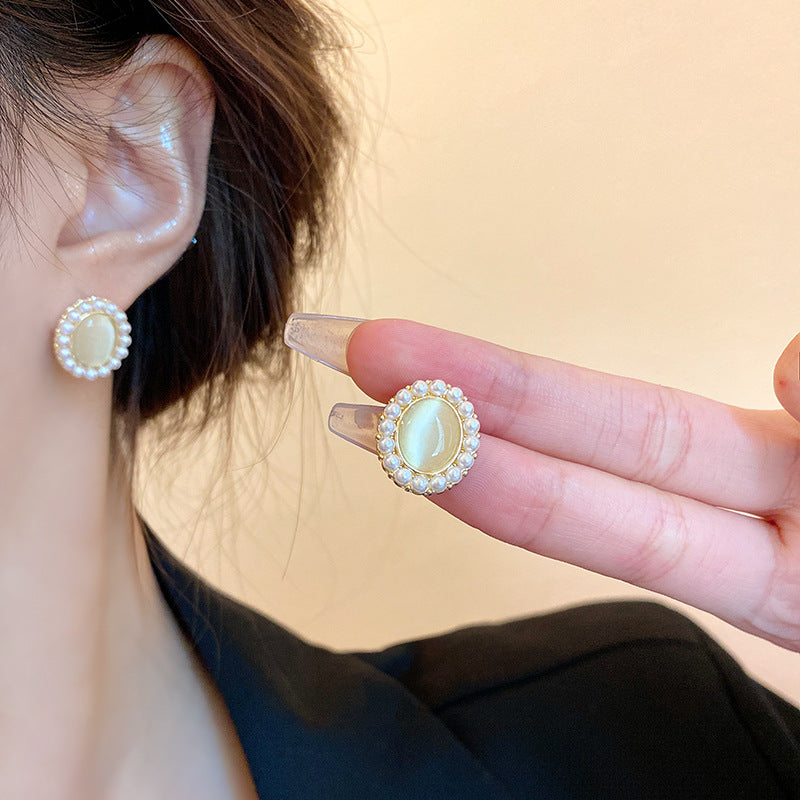 Vintage opal pearl design earrings