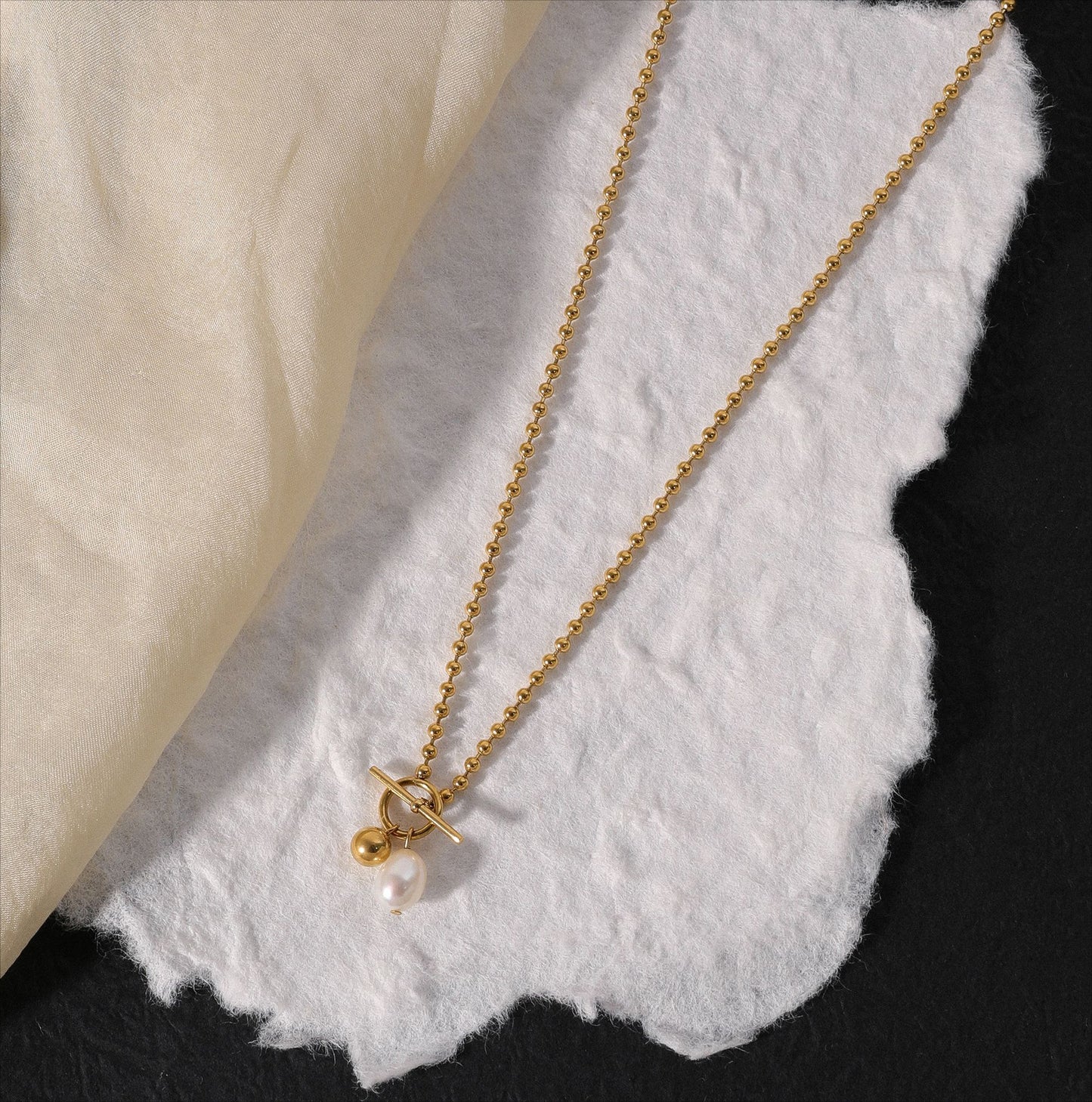 OT buckle design pearl necklace