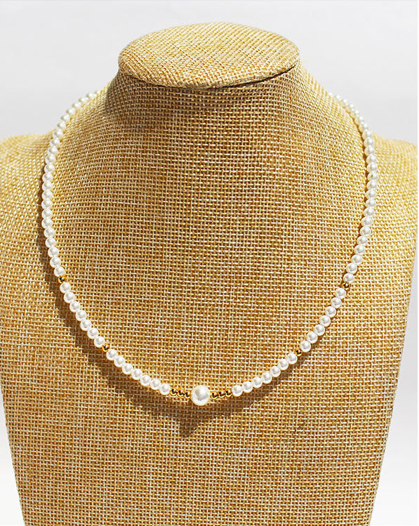 Elegant Pearl Design Necklace