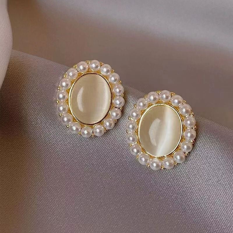 Vintage opal pearl design earrings