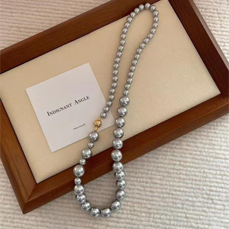 Gradual change grey size pearl necklace