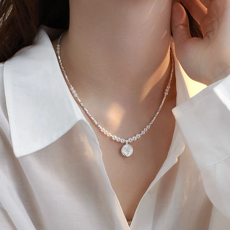 Rose design pearl necklace