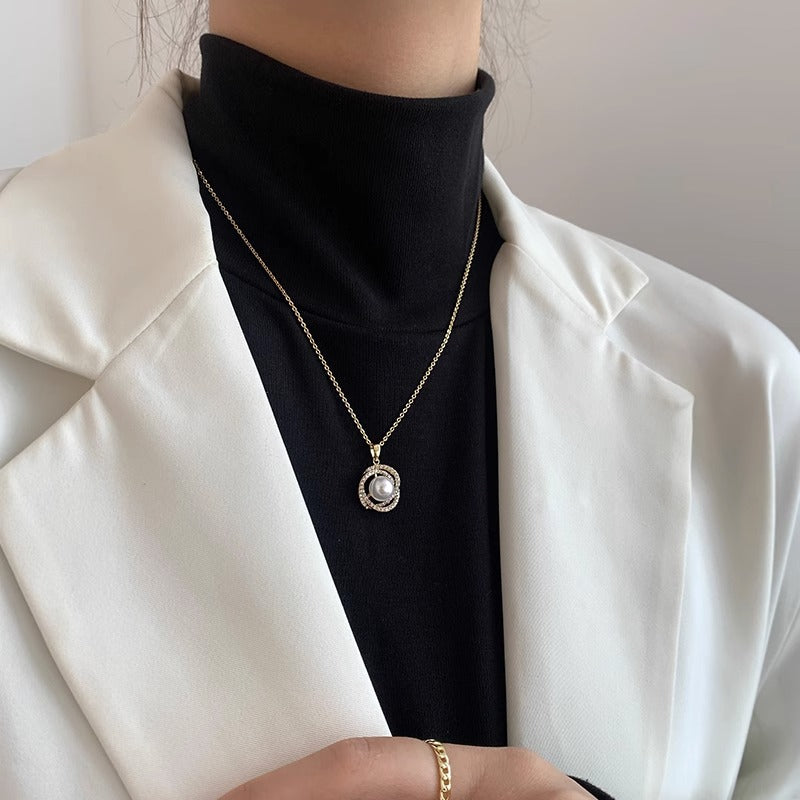 Niche design crystal pearl necklace