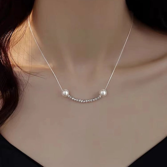 Smile design pearl necklace