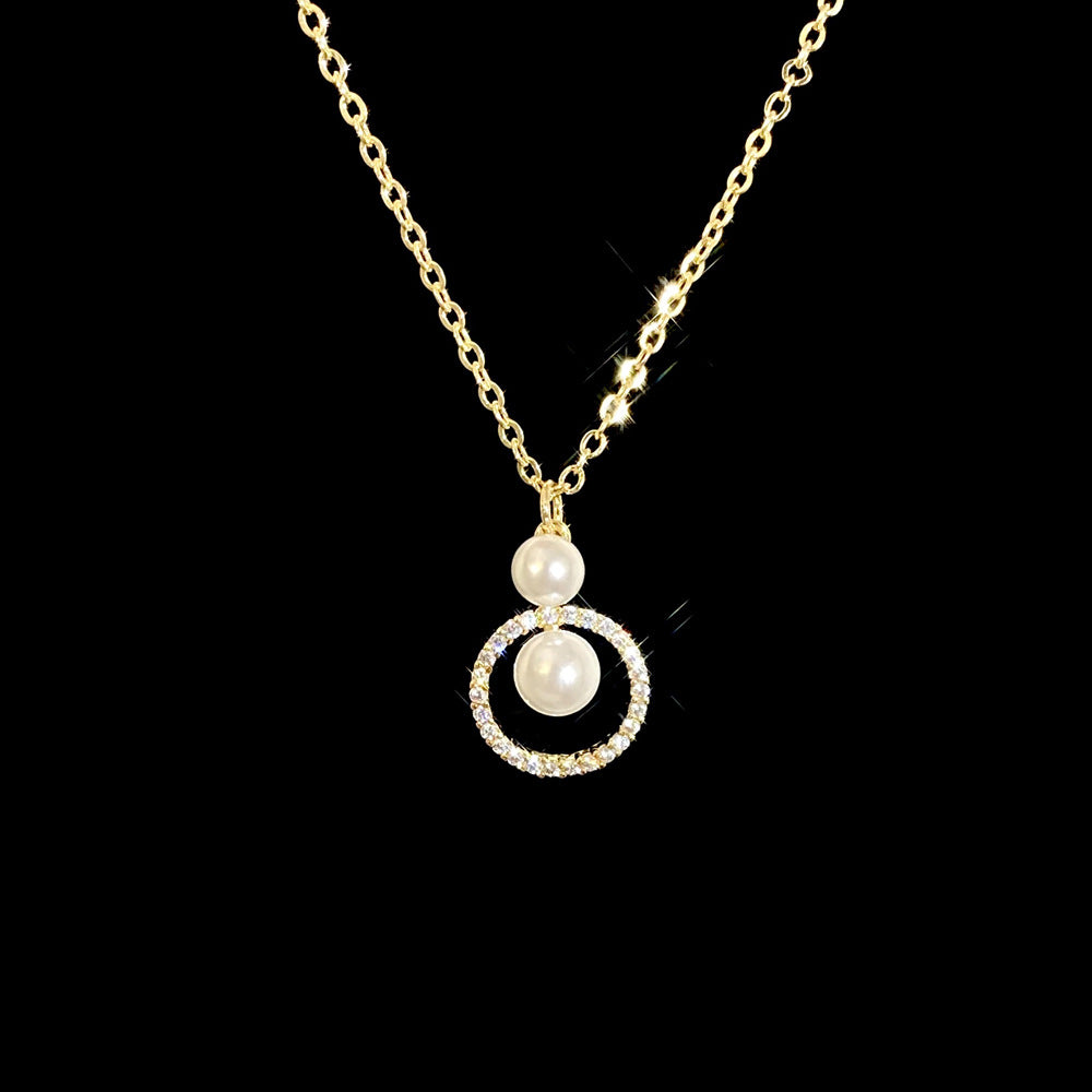 Simple design pearl necklace