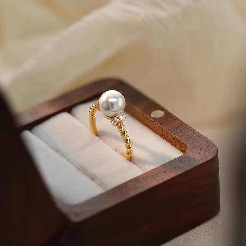 Simple design pearl ring