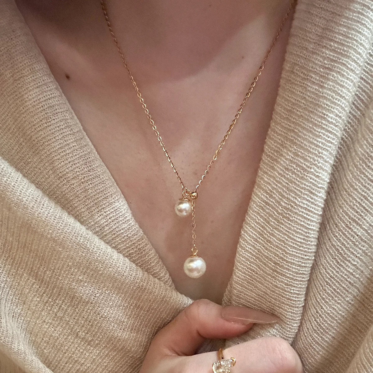 Light luxury niche tassel design pearl necklace