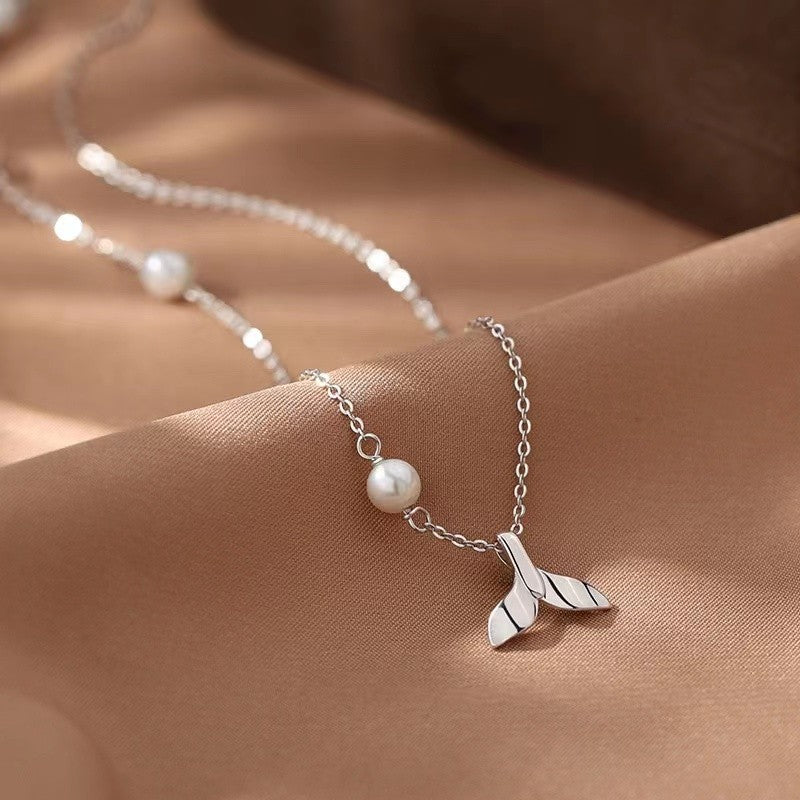 Pearl fishtail design necklace