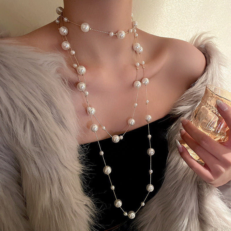 Long design pearl necklace