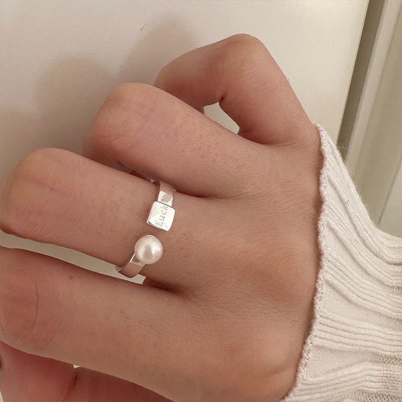 Simple design pearl ring