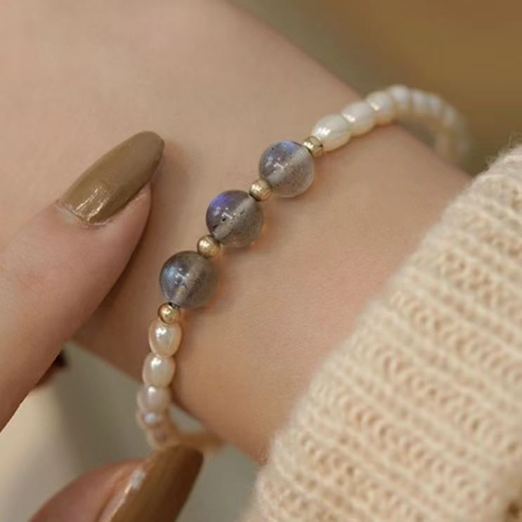 Moonstone Design Pearl Bracelet
