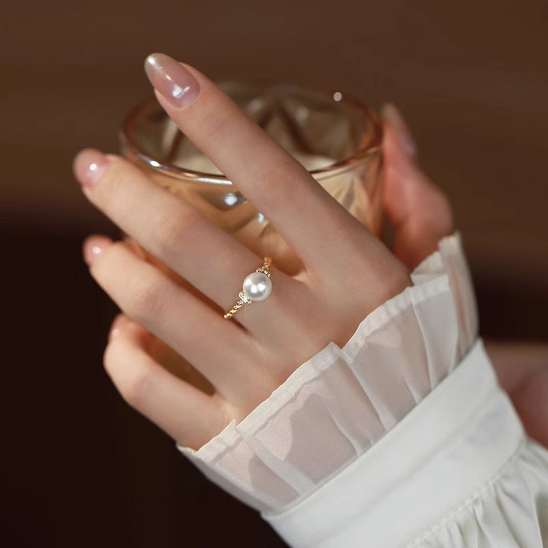 Simple design pearl ring