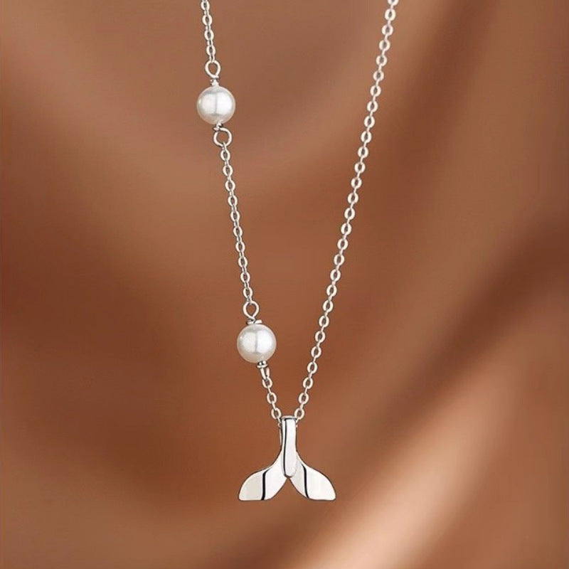Pearl fishtail design necklace