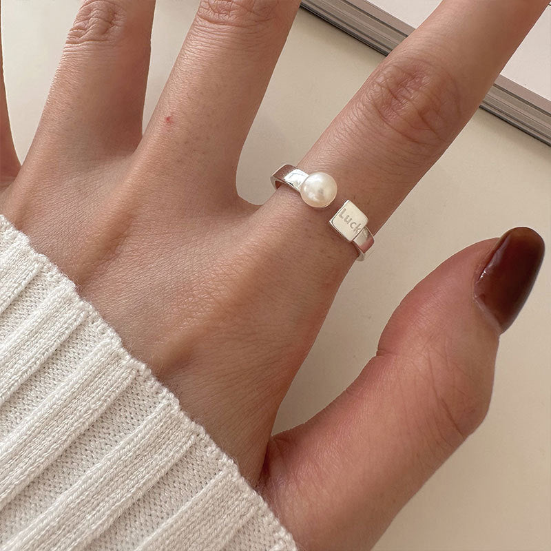 Simple design pearl ring