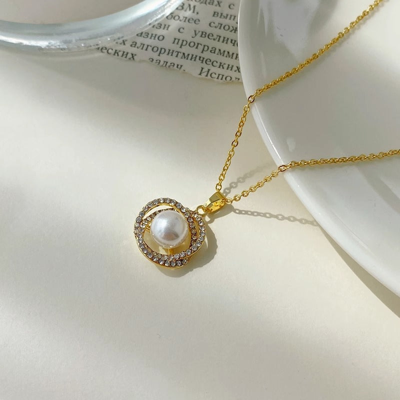 Niche design crystal pearl necklace