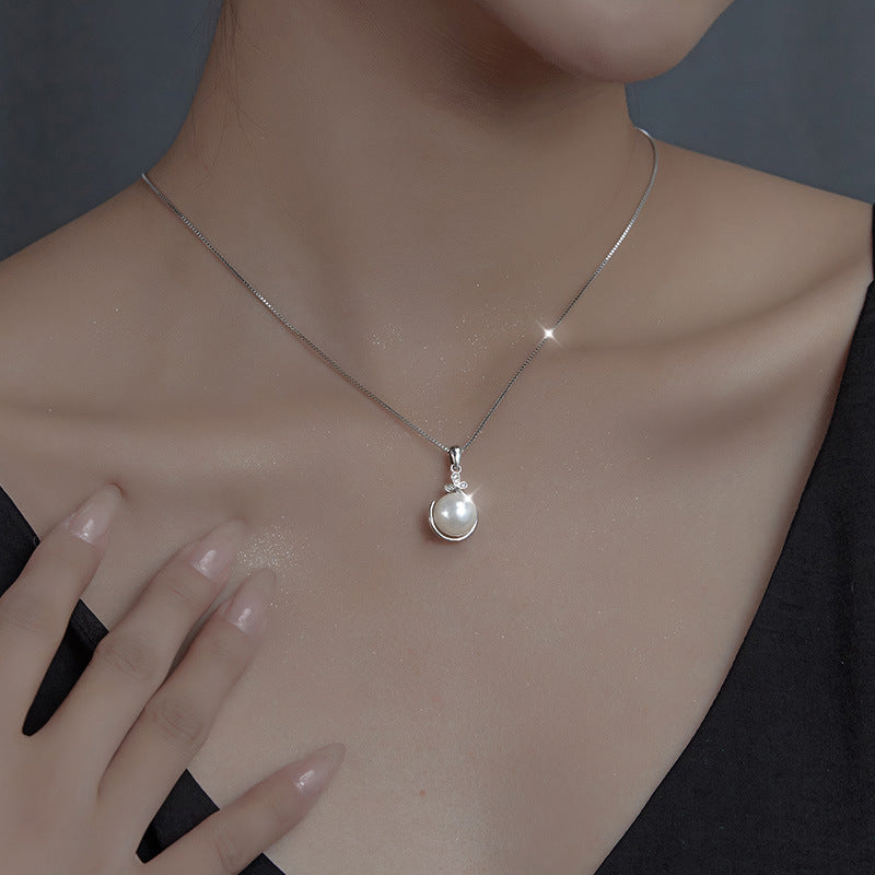 Butterfly Design Crystal Pearl Pendant