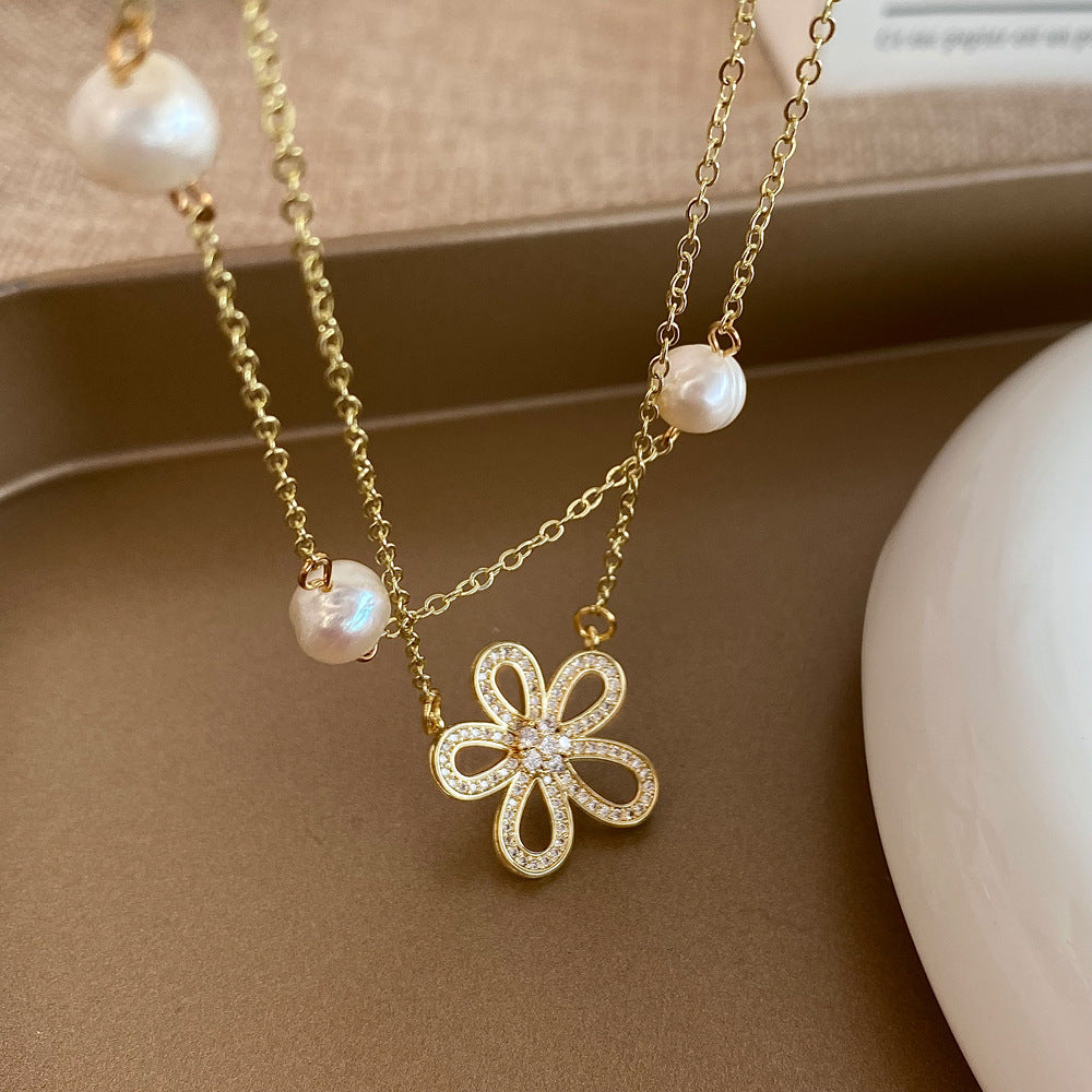 Double Flower Design Pearl Necklace