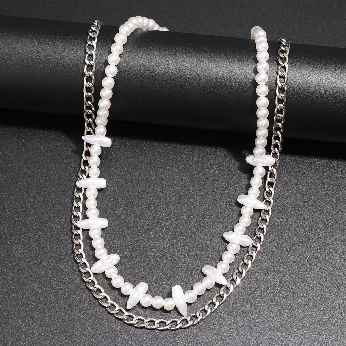 Special-shaped design pearl necklace