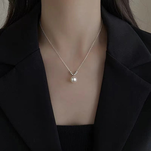Pearl light luxury niche design necklace