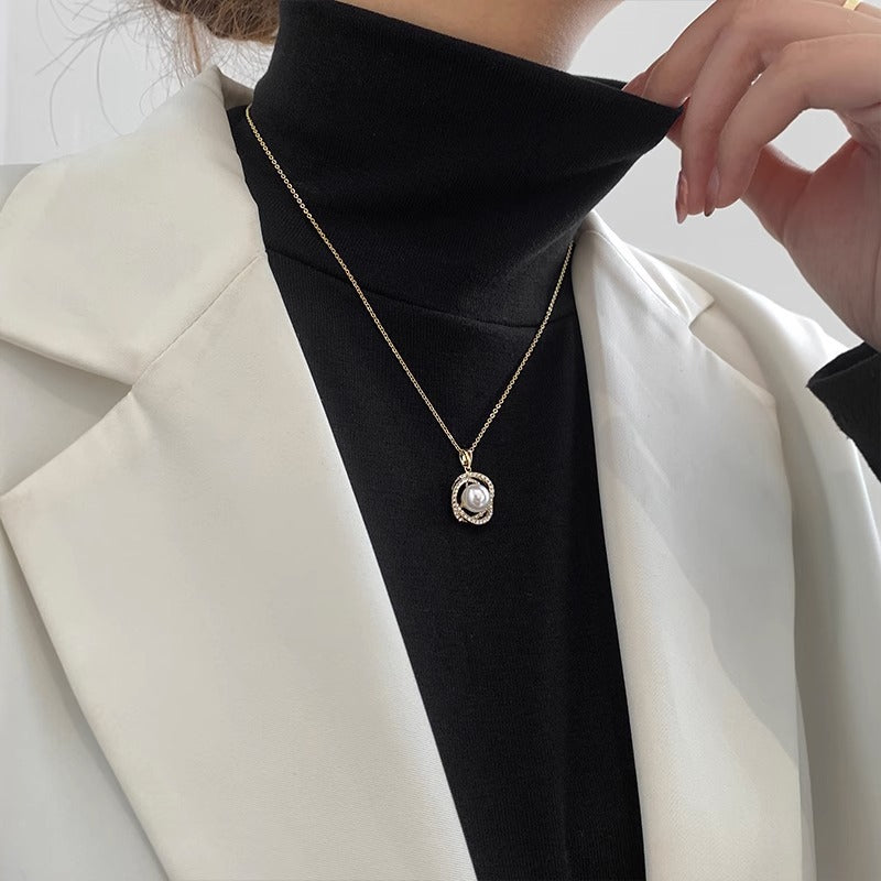 Niche design crystal pearl necklace
