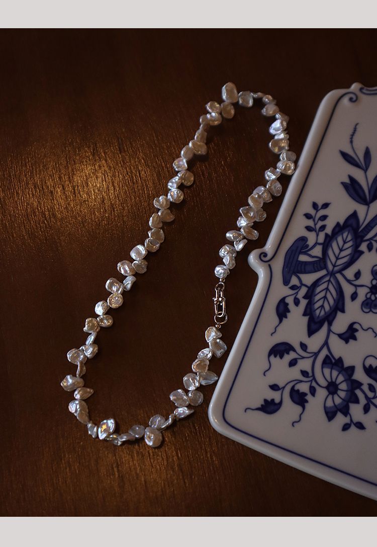 Petal Design Pearl Necklace