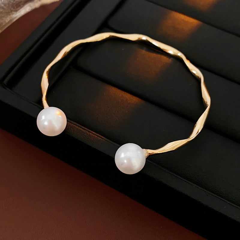 Simple design pearl bracelet