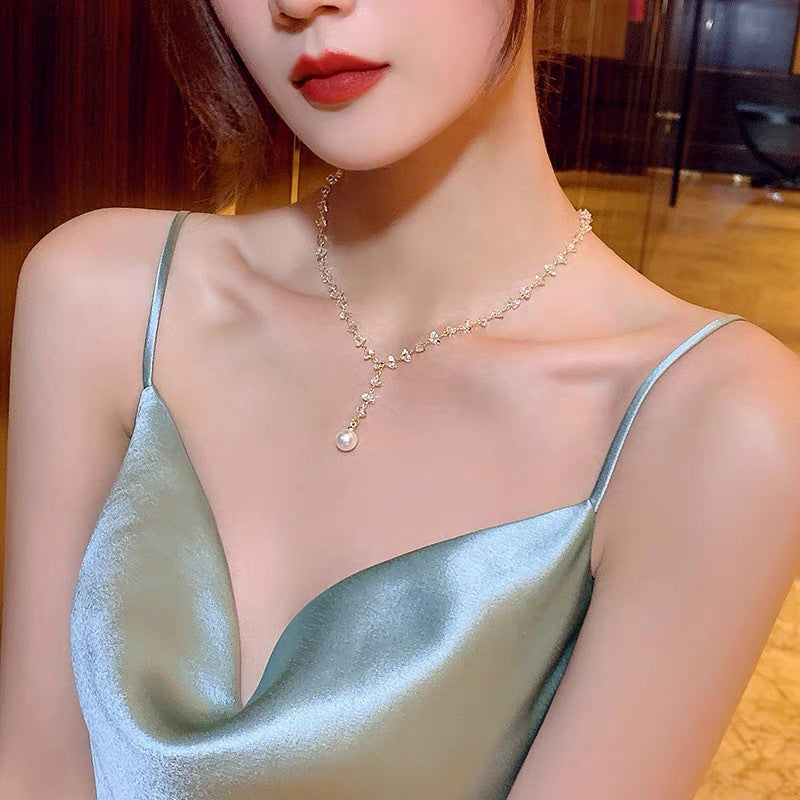 Crystal Design Pearl Necklace