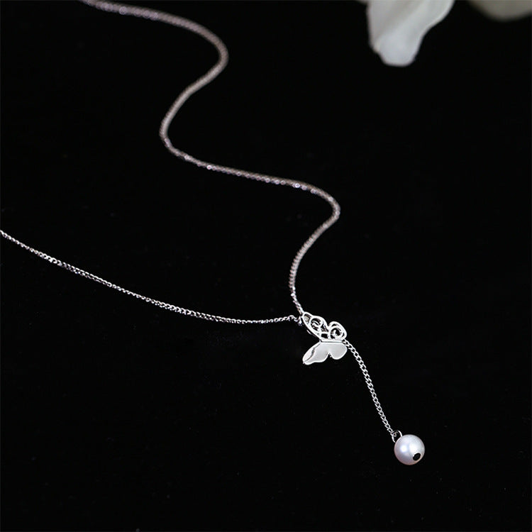 Pearl butterfly design necklace