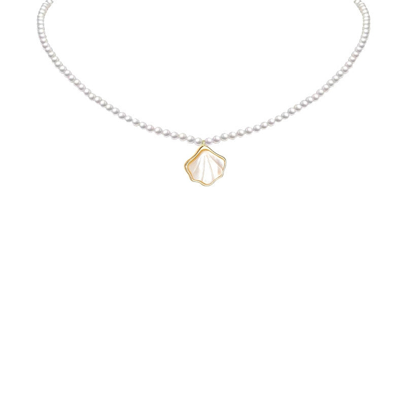 Shell design necklace